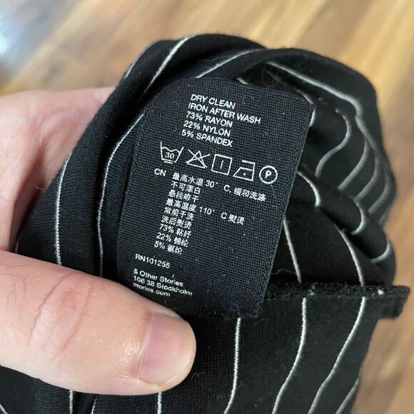 & OTHER STORIES Women’s Size 4 Striped T-Shirt Dress Black & White Knit Pullover - Picture 6 of 7